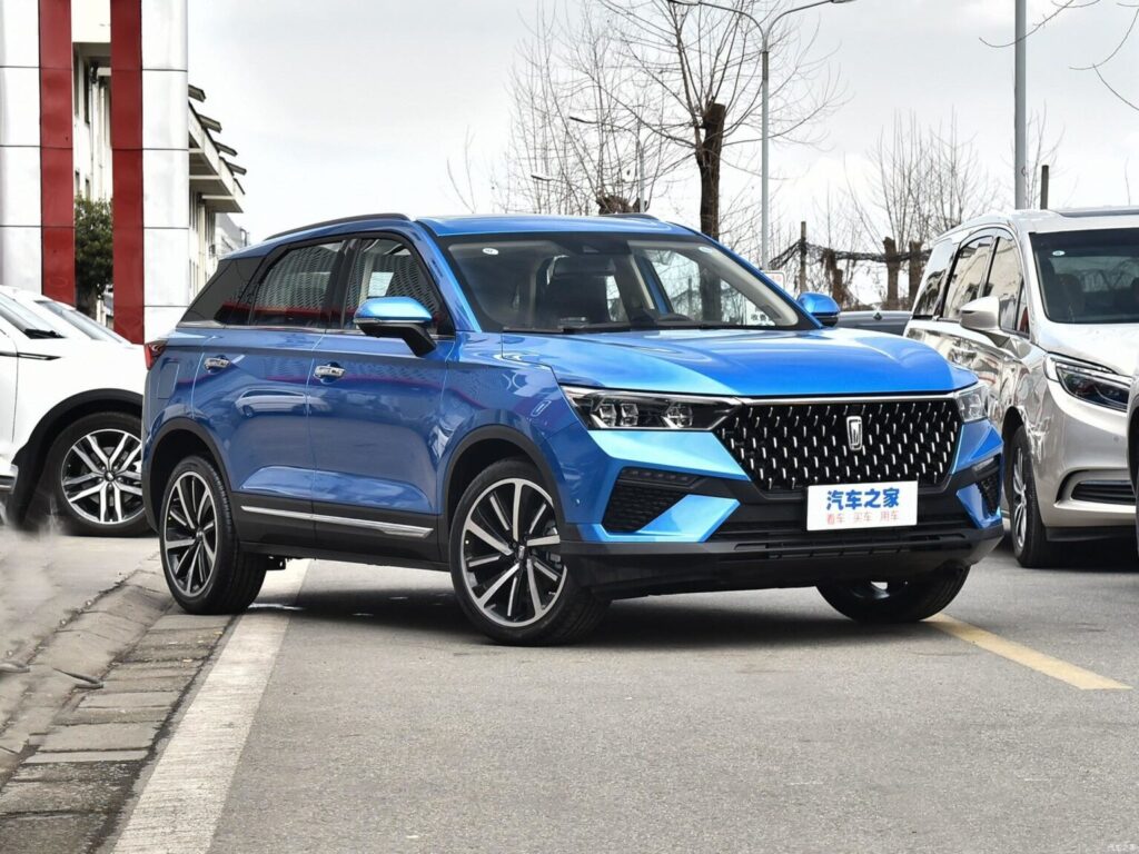 Фото 62 — Bestune T77: просторный салон и удобство