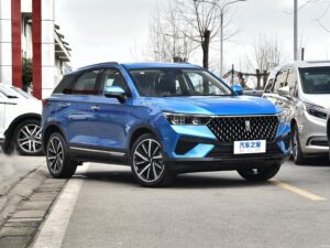 Bestune T77: просторный салон и удобство